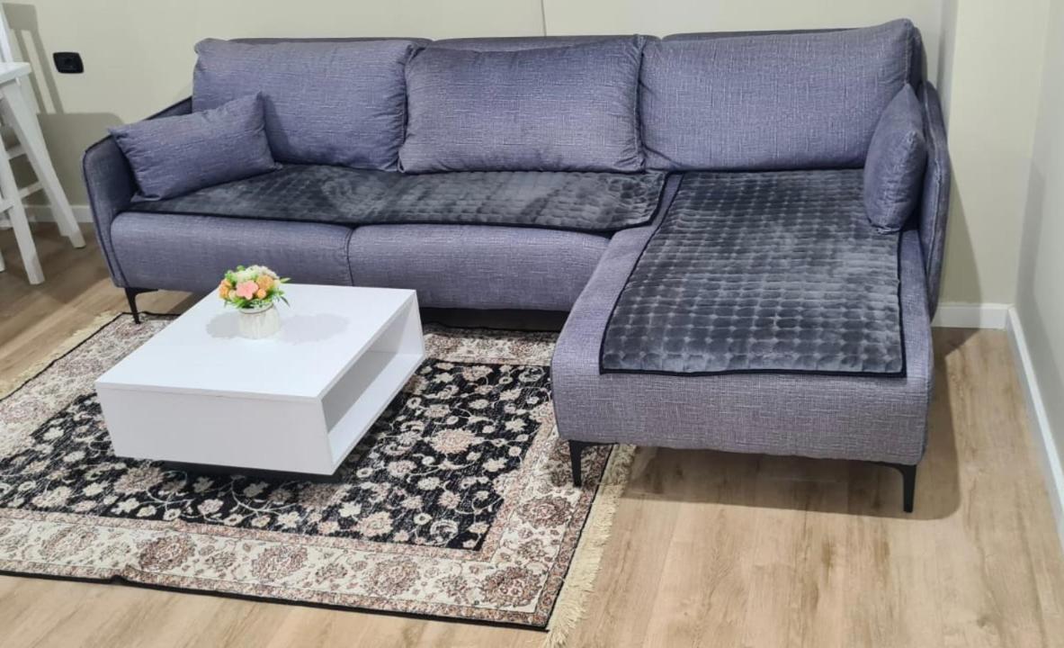 Avi - Daily Rent Apartment Tiranë Eksteriør bilde